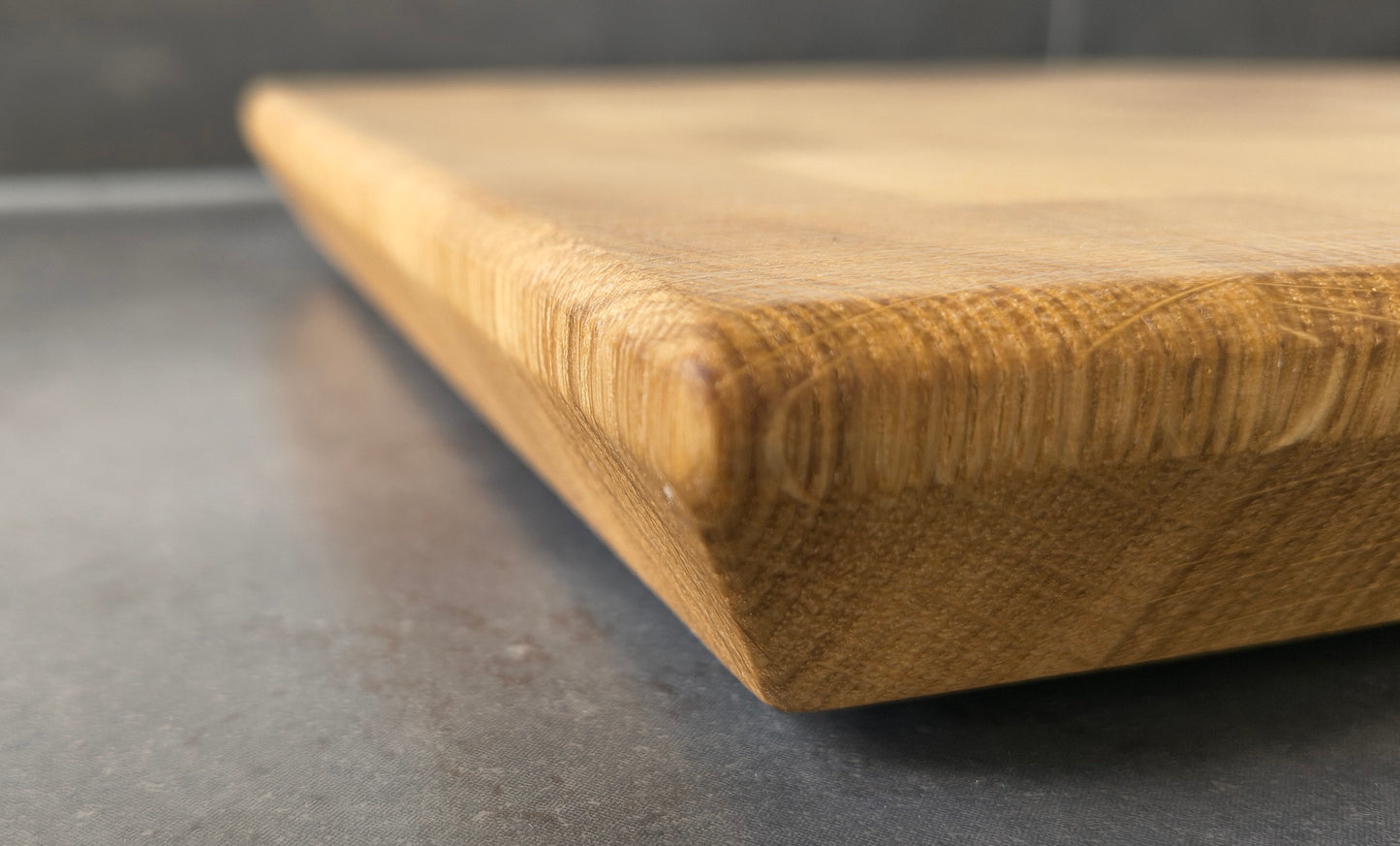 Individuelles Küchenmesser & Echtholz Schneidebrett – Dein Set für echte Handarbeit